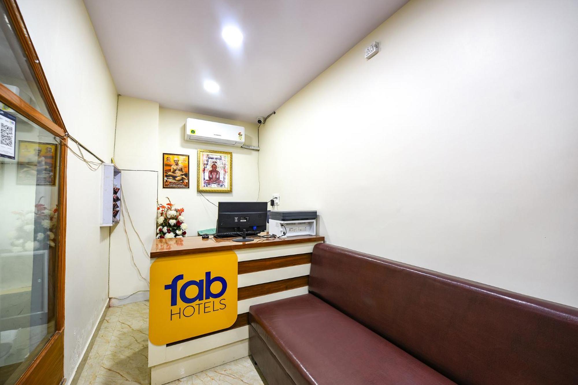 Fabhotel Mona International New Delhi Luaran gambar